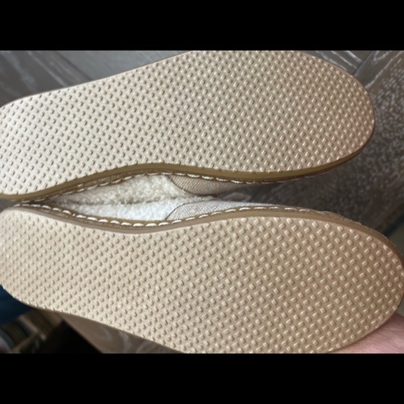 Toms New Bota Textile Sneaker in Gold and Beige Bouckle with Laces. - Picture 6 of 10